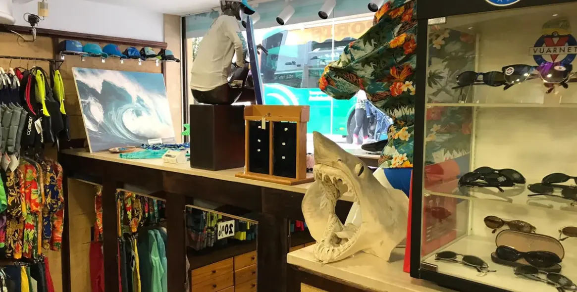 Sale of shop in Puerto Banús 14