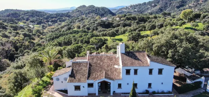 Venta de finca - cortijo en Casares 0