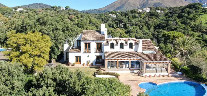 Venta de finca - cortijo en Casares 1