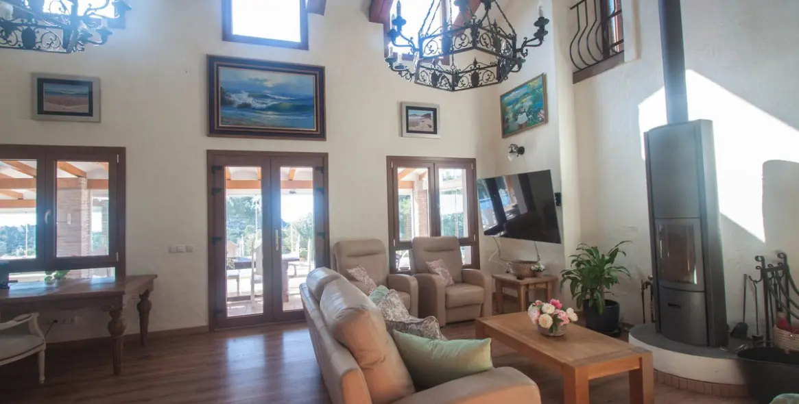 Продажа финки в Casares 13