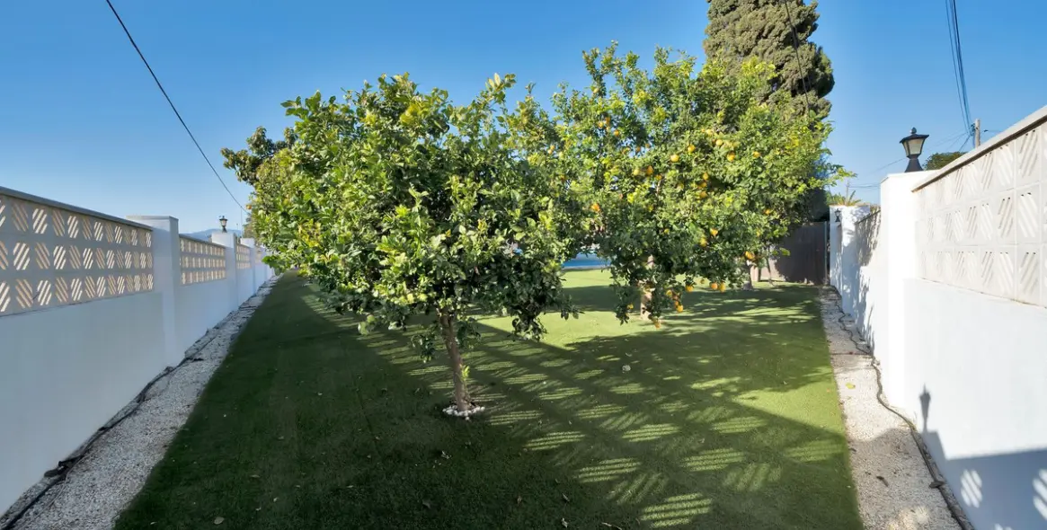 Продажа  отдельно стоящей виллы в San Pedro de Alcántara (район San Pedro de Alcántara) 15