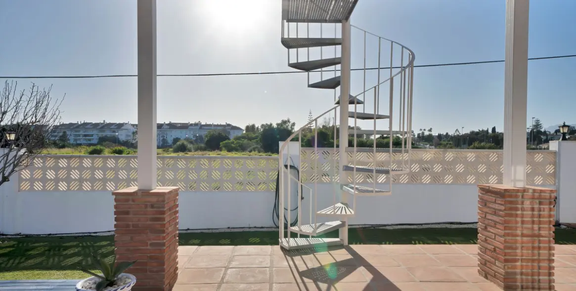 Продажа  отдельно стоящей виллы в San Pedro de Alcántara (район San Pedro de Alcántara) 20