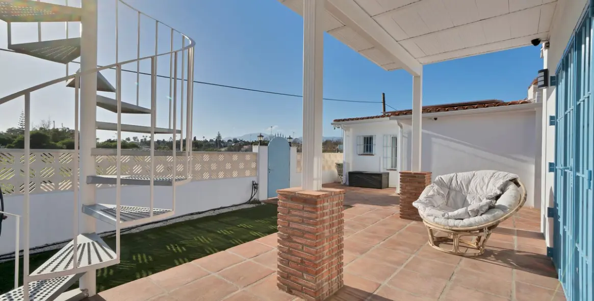 Sale of detached villa in San Pedro de Alcántara 19