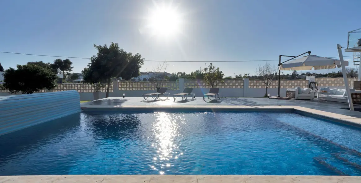 Sale of detached villa in San Pedro de Alcántara 6