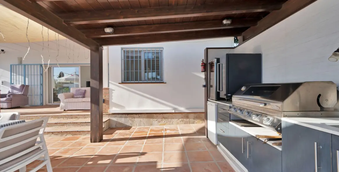 Sale of detached villa in San Pedro de Alcántara 18