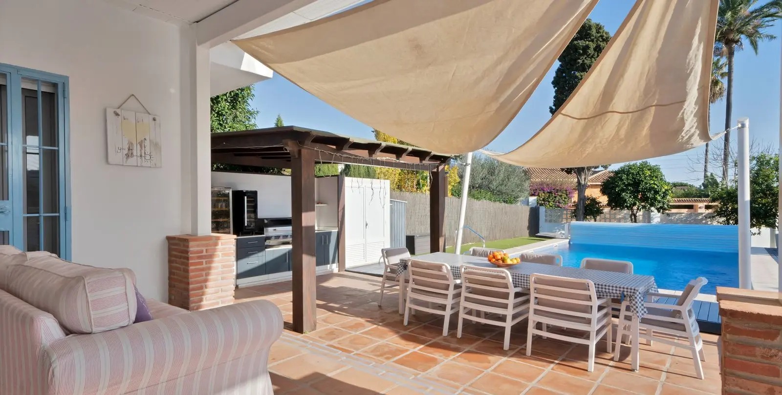 Venta de villa independiente en San Pedro de Alcántara 17