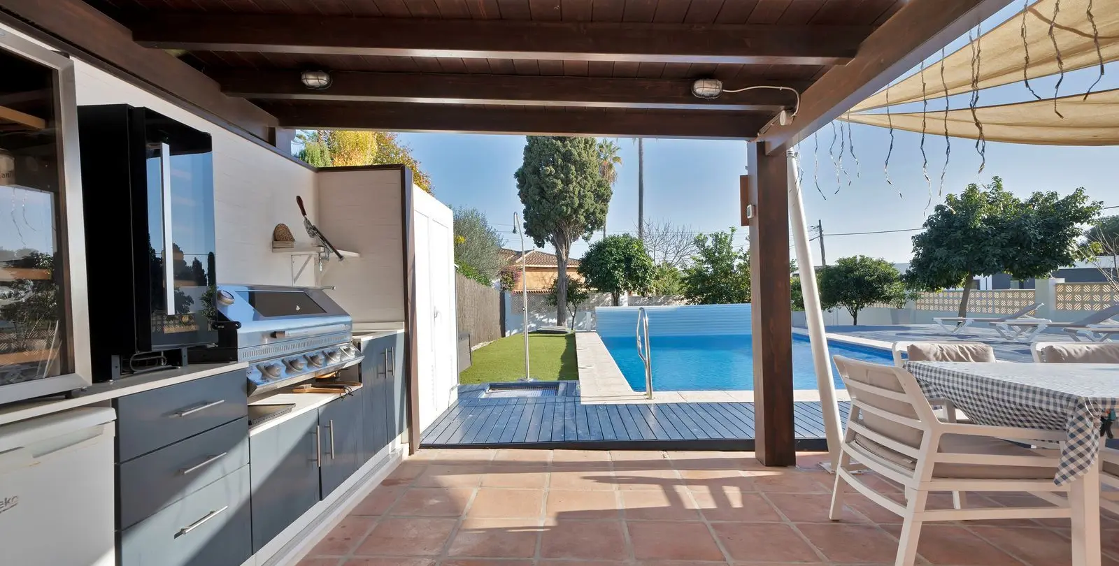 Venta de villa independiente en San Pedro de Alcántara 18