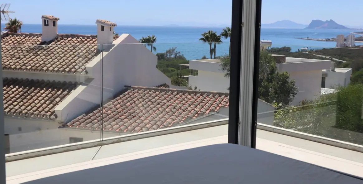 Продажа  отдельно стоящей виллы в Torreguadiaro 2