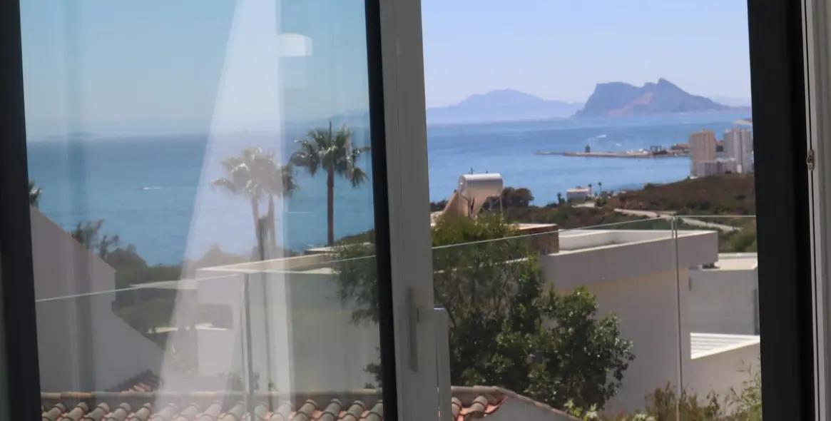 Продажа  отдельно стоящей виллы в Torreguadiaro 9