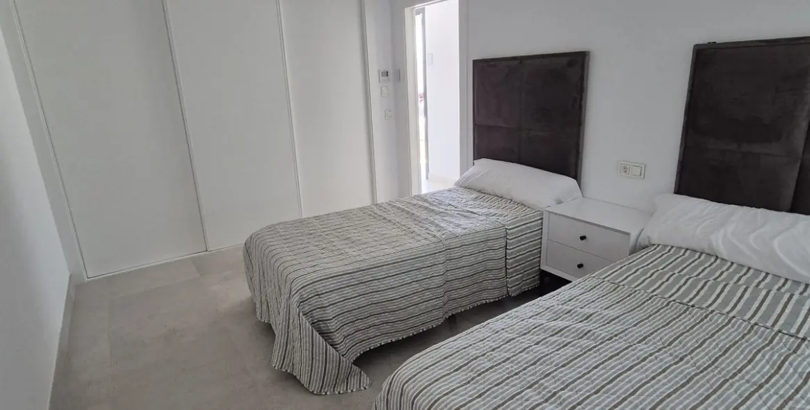 Продажа  отдельно стоящей виллы в Torreguadiaro 16