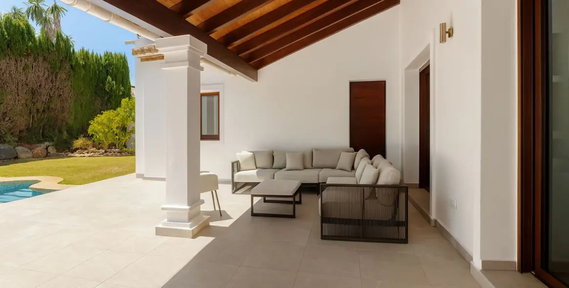 Продажа  отдельно стоящей виллы в Estepona (район El Paraiso) 2