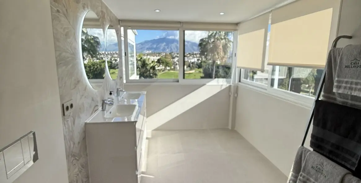 Продажа дома на две семьи в Guadalmina Alta 7