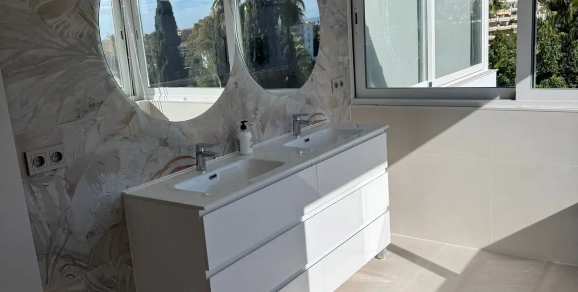 Продажа дома на две семьи в Guadalmina Alta 9