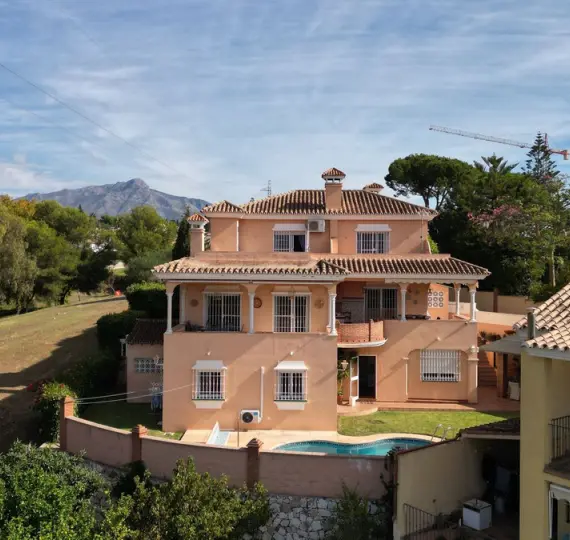 Oтдельно стоящая вилла R4926724