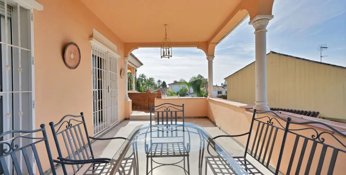 Продажа  отдельно стоящей виллы в San Pedro de Alcántara (район San Pedro de Alcántara) 18