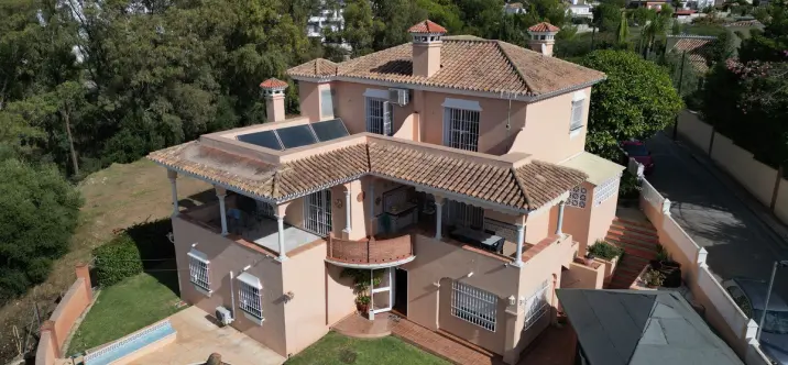 Sale of detached villa in San Pedro de Alcántara 0