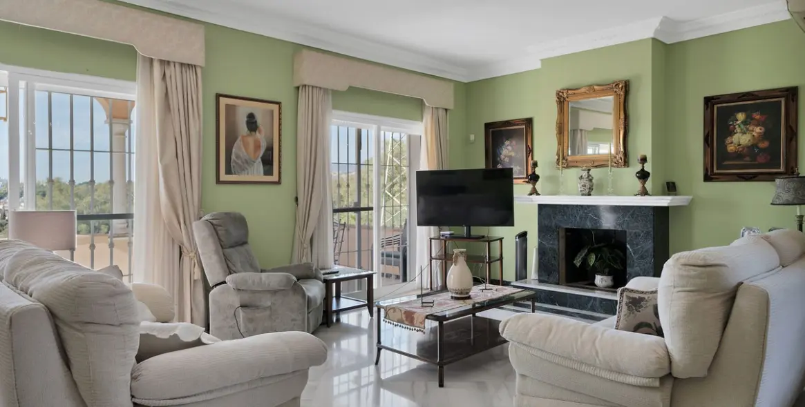 Sale of detached villa in San Pedro de Alcántara 12