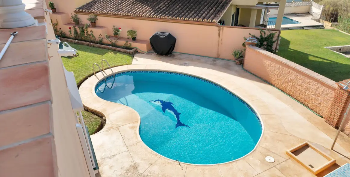 Sale of detached villa in San Pedro de Alcántara 19