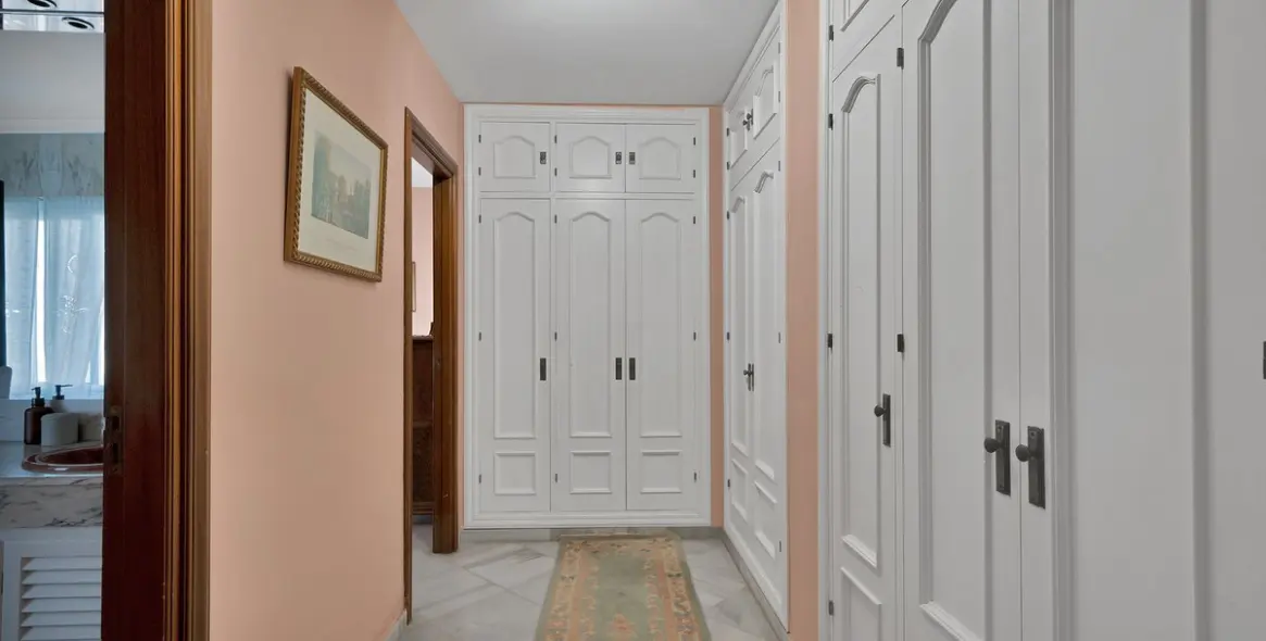 Venta de villa independiente en San Pedro de Alcántara 33