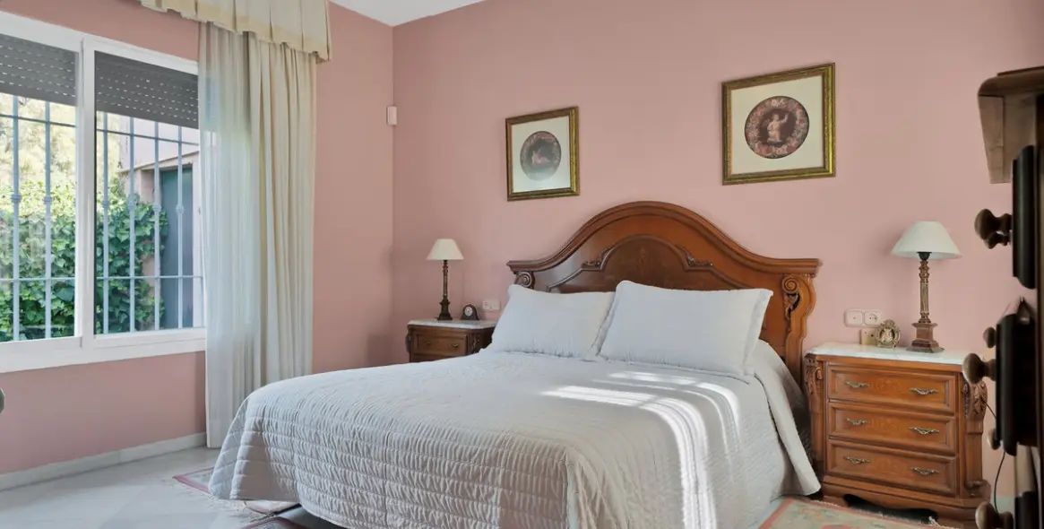 Venta de villa independiente en San Pedro de Alcántara 36