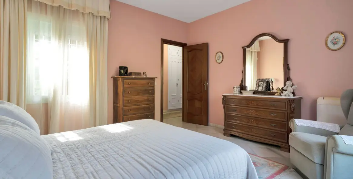 Venta de villa independiente en San Pedro de Alcántara 38