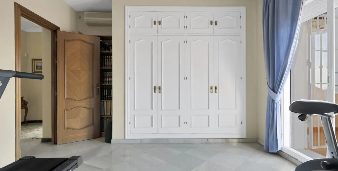 Venta de villa independiente en San Pedro de Alcántara 43