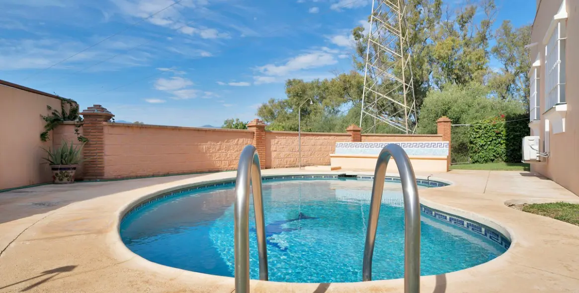 Venta de villa independiente en San Pedro de Alcántara 51