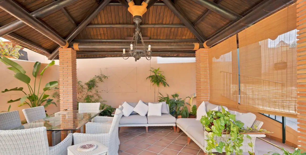 Venta de villa independiente en San Pedro de Alcántara 53