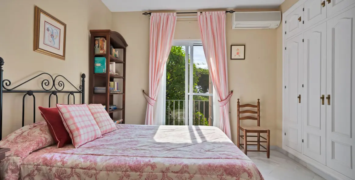 Venta de villa independiente en San Pedro de Alcántara 63