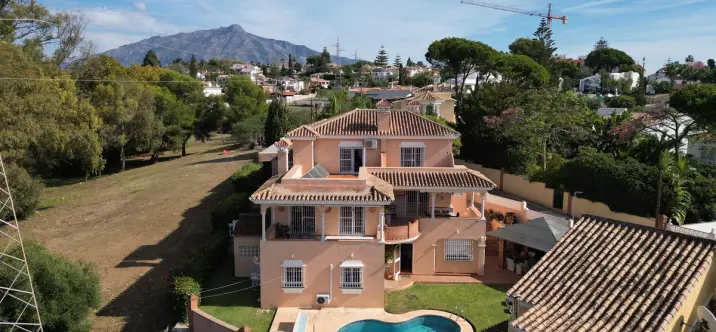 Venta de villa independiente en San Pedro de Alcántara 2