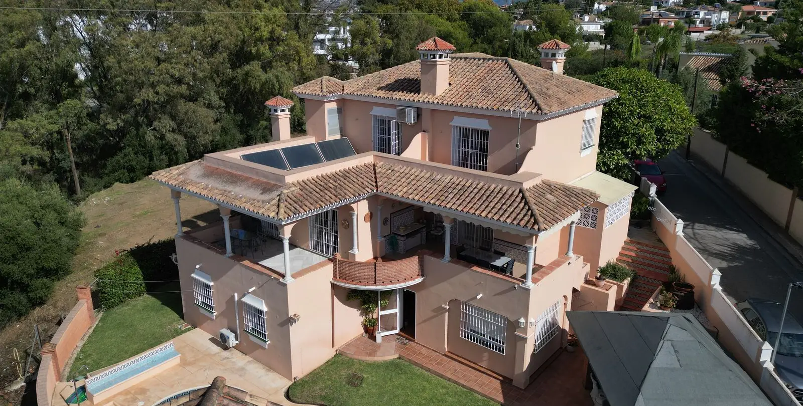 Продажа  отдельно стоящей виллы в San Pedro de Alcántara 1