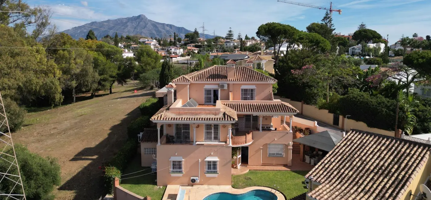 Продажа  отдельно стоящей виллы в San Pedro de Alcántara 2