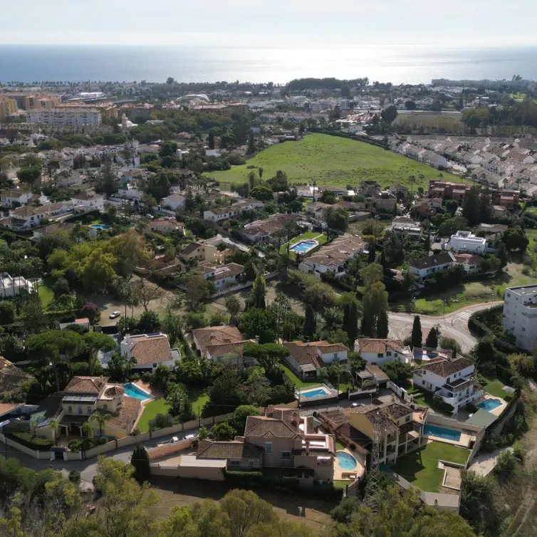 Продажа  отдельно стоящей виллы в San Pedro de Alcántara