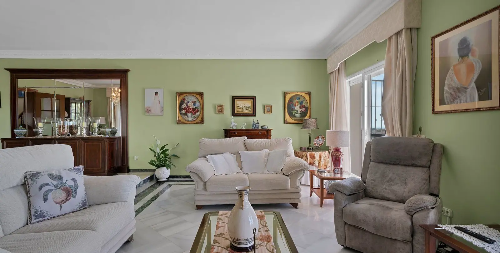 Продажа  отдельно стоящей виллы в San Pedro de Alcántara 15