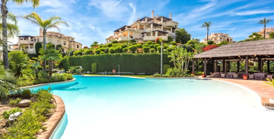 Sale of penthouse duplex in Benahavís (district Benahavís) 4