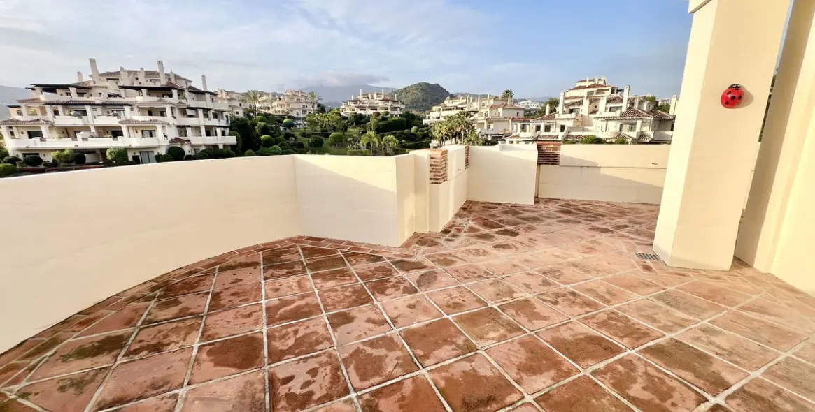 Sale of penthouse duplex in Benahavís (district Benahavís) 8