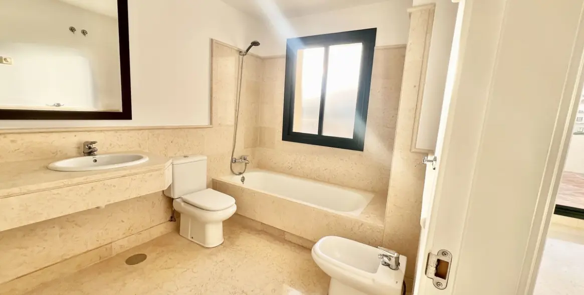 Long-term rent of penthouse duplex in Benahavís 18