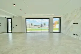 Image 4 thumb