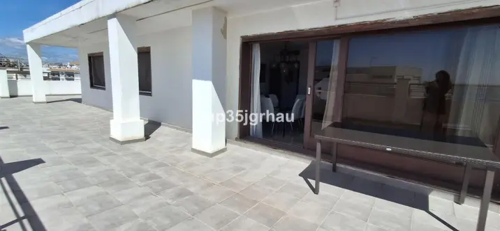 Penthouse R5034667 0