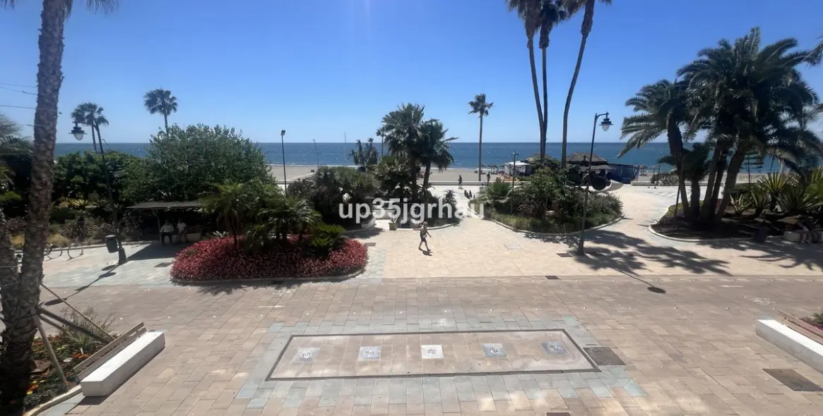 Sale of penthouse in Estepona (district Estepona) 4