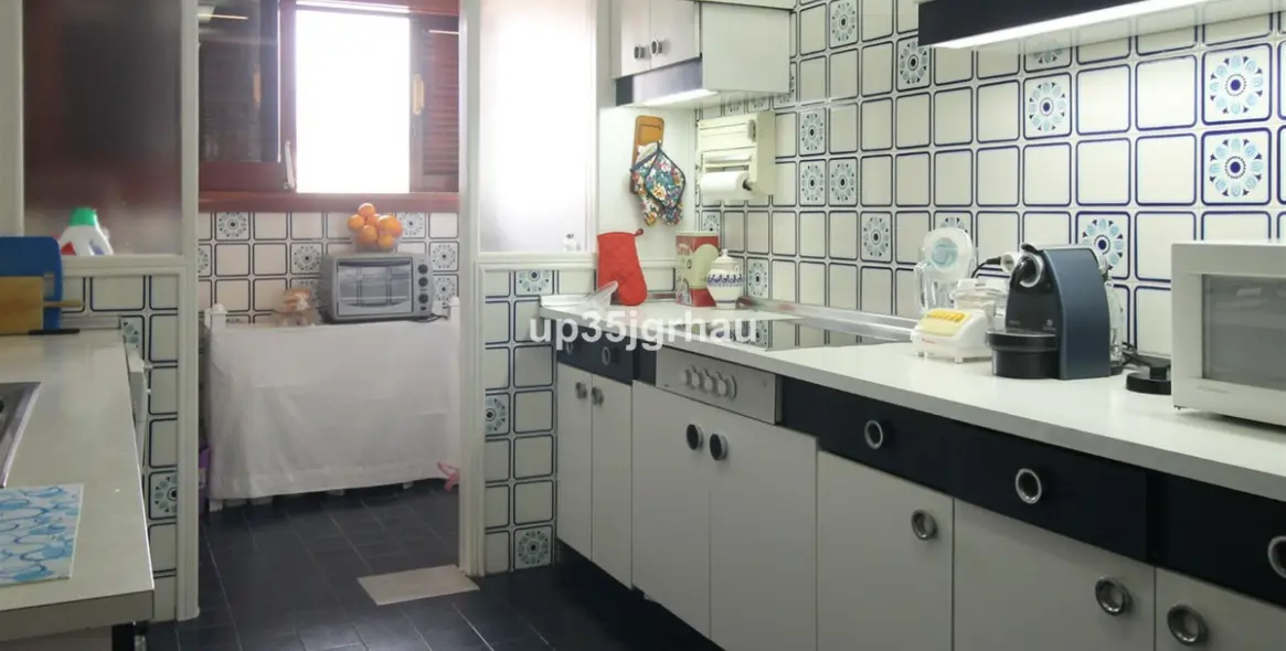 Sale of penthouse in Estepona (district Estepona) 5