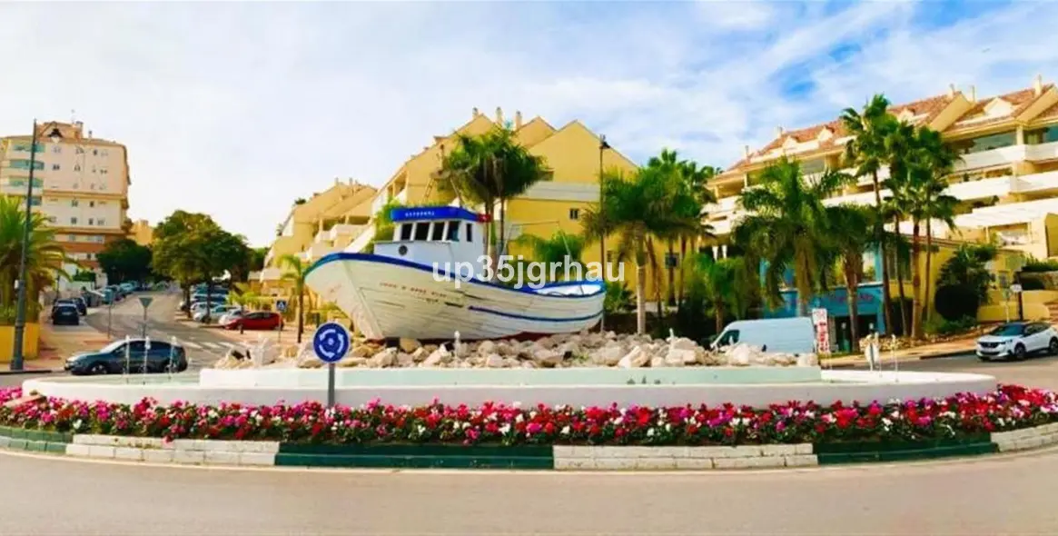 Sale of penthouse in Estepona (district Estepona) 10