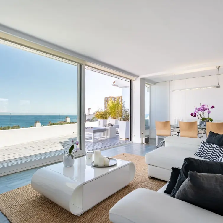 Sale of penthouse in Calahonda