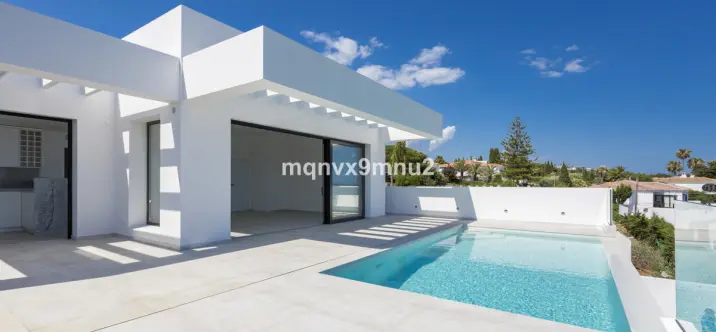 Venta de villa independiente en El Chaparral 0