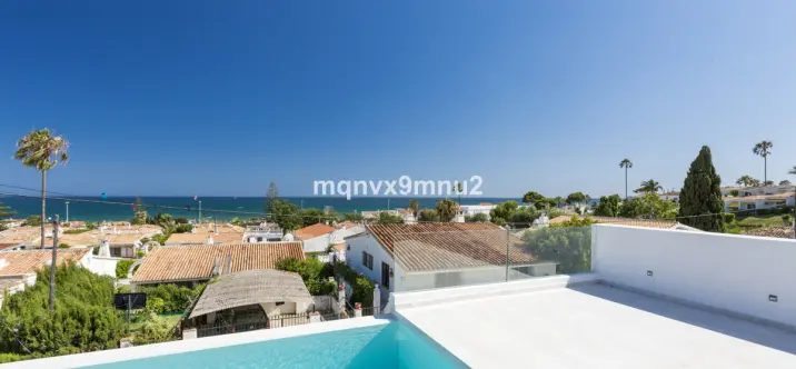 Venta de villa independiente en El Chaparral 2