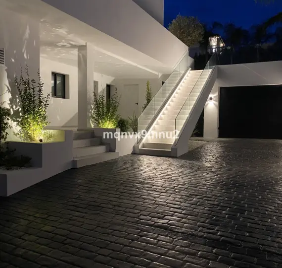 Venta de villa independiente en El Chaparral