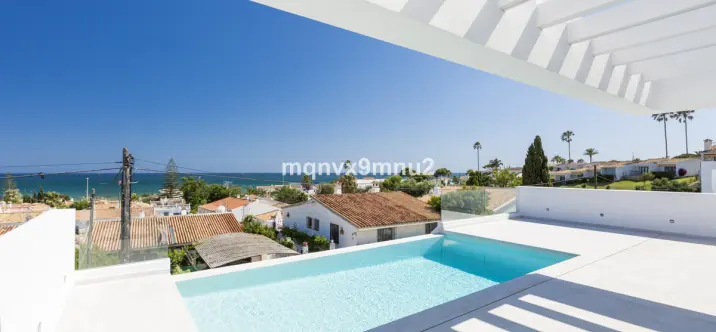 Venta de villa independiente en El Chaparral 4