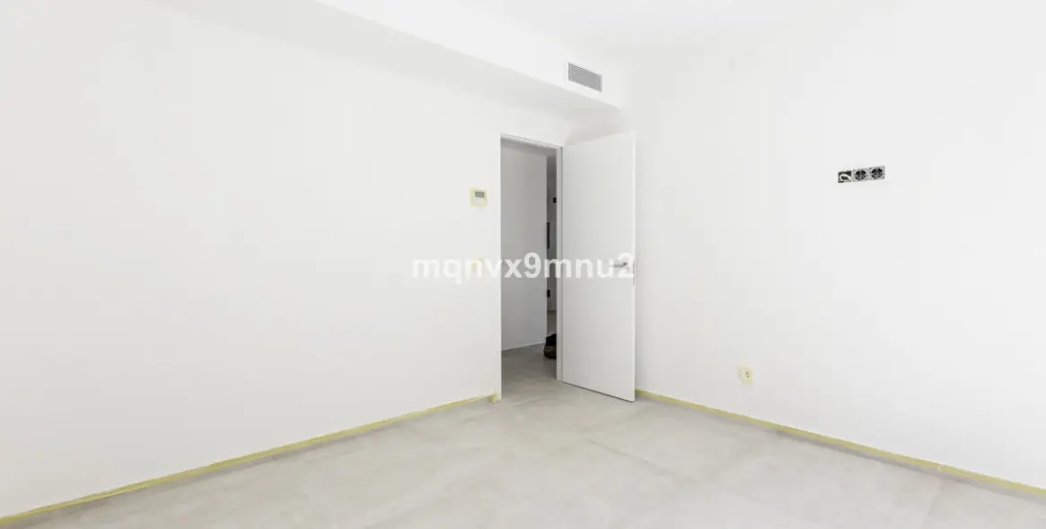 Sale of detached villa in El Chaparral 15