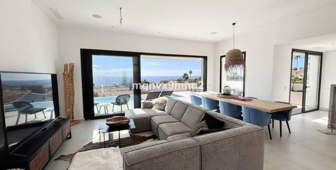 Продажа  отдельно стоящей виллы в El Chaparral 22