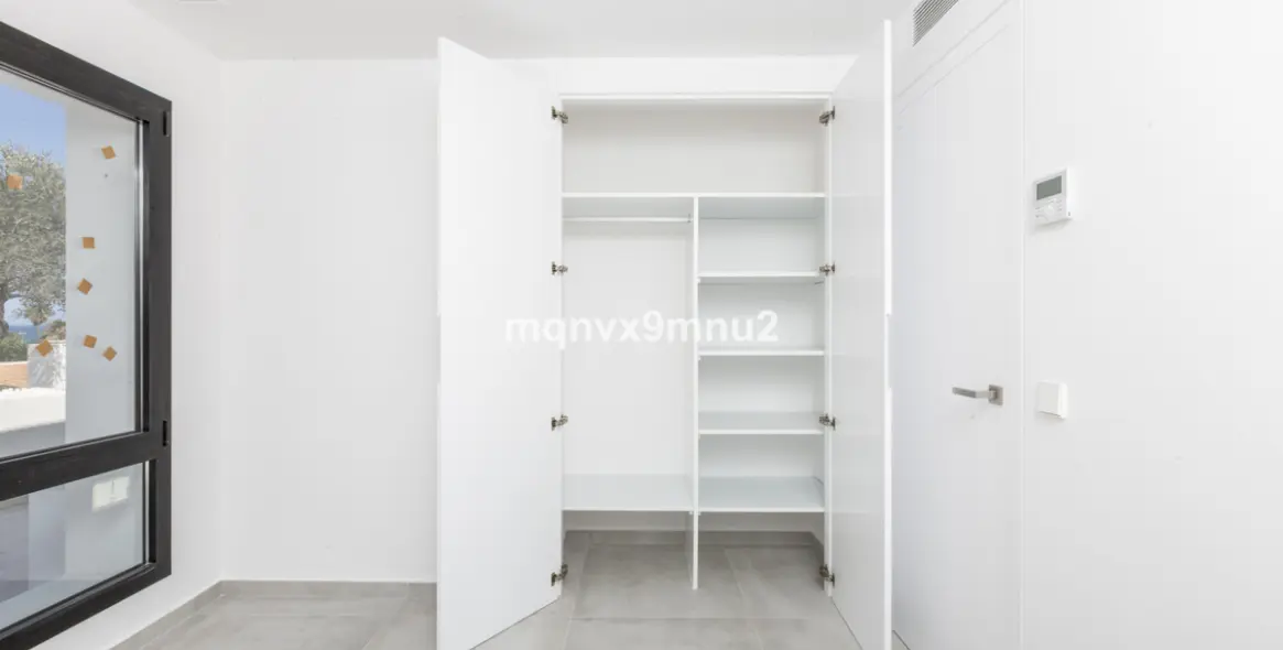 Продажа  отдельно стоящей виллы в El Chaparral 24